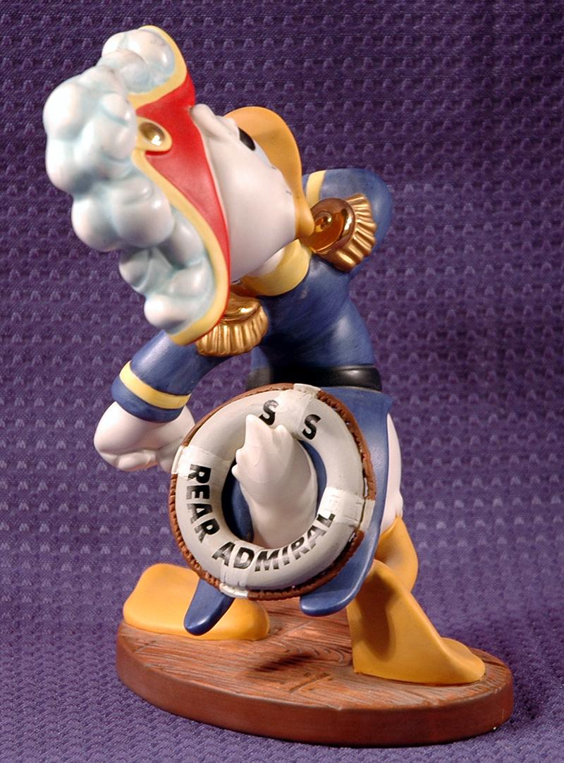 donald duck sculpture