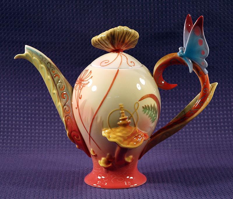 disney alice in wonderland tea pot